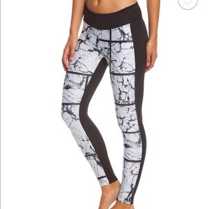 Koral marble leggings xs